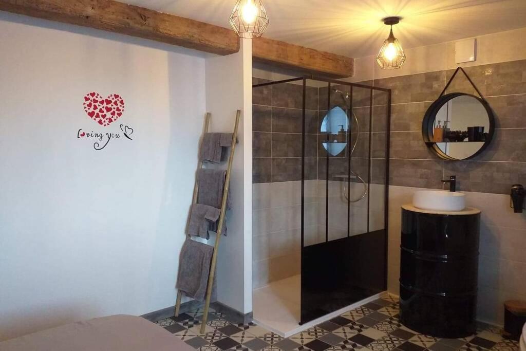 Nuit Romantique Saint-Christophe-en-Brionnais エクステリア 写真